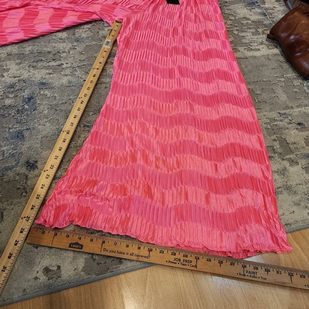 NWT South‎ Beach Pink satin crinkle pleated wide leg pants. Size 6. ASOS